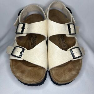 Birkenstock Birki’s Le Mans Cream Sandals Women’s Size 6 or Men’s Size 4